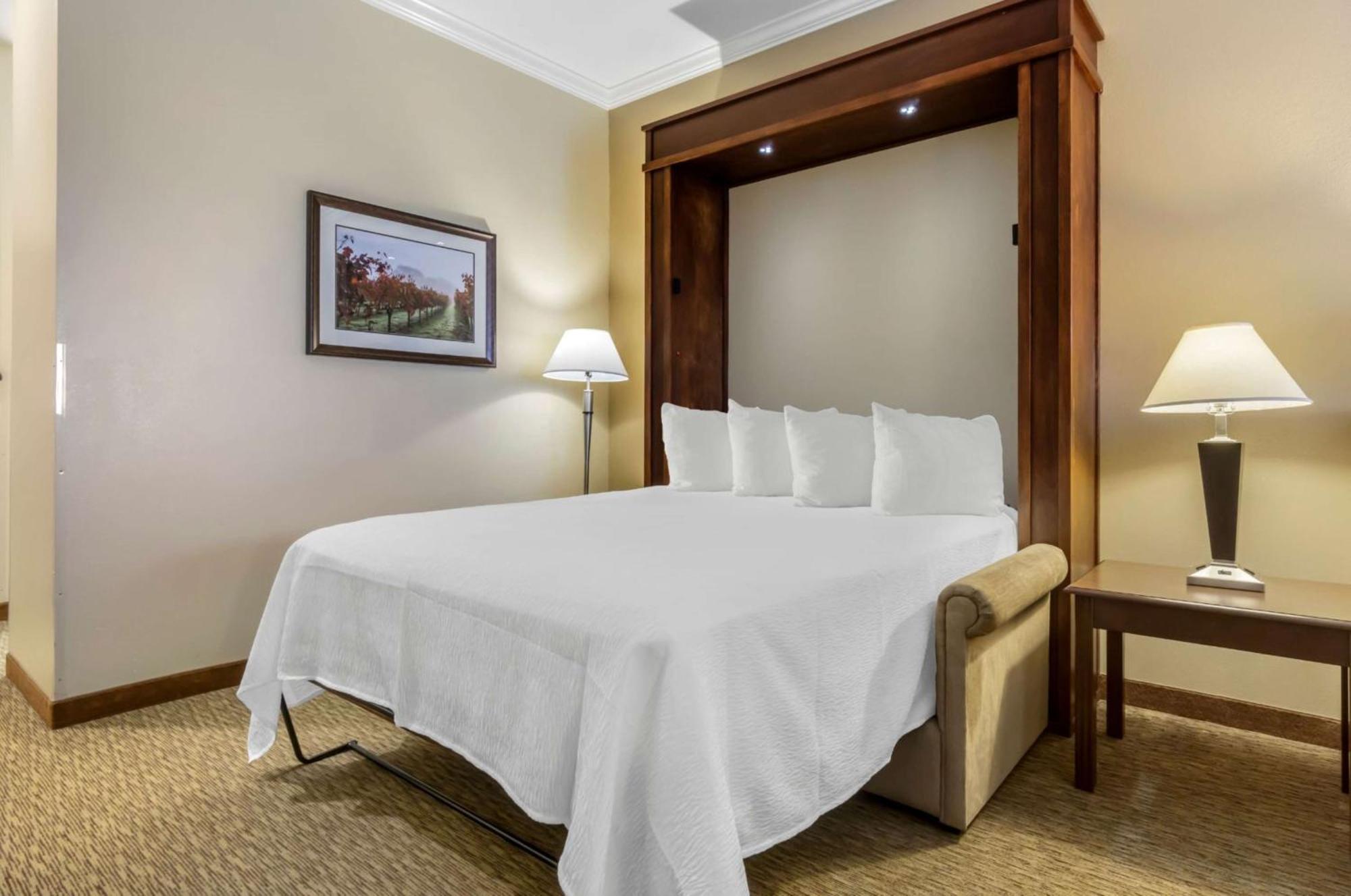 Best Western Plus Grapevine Inn Sunnyside Экстерьер фото